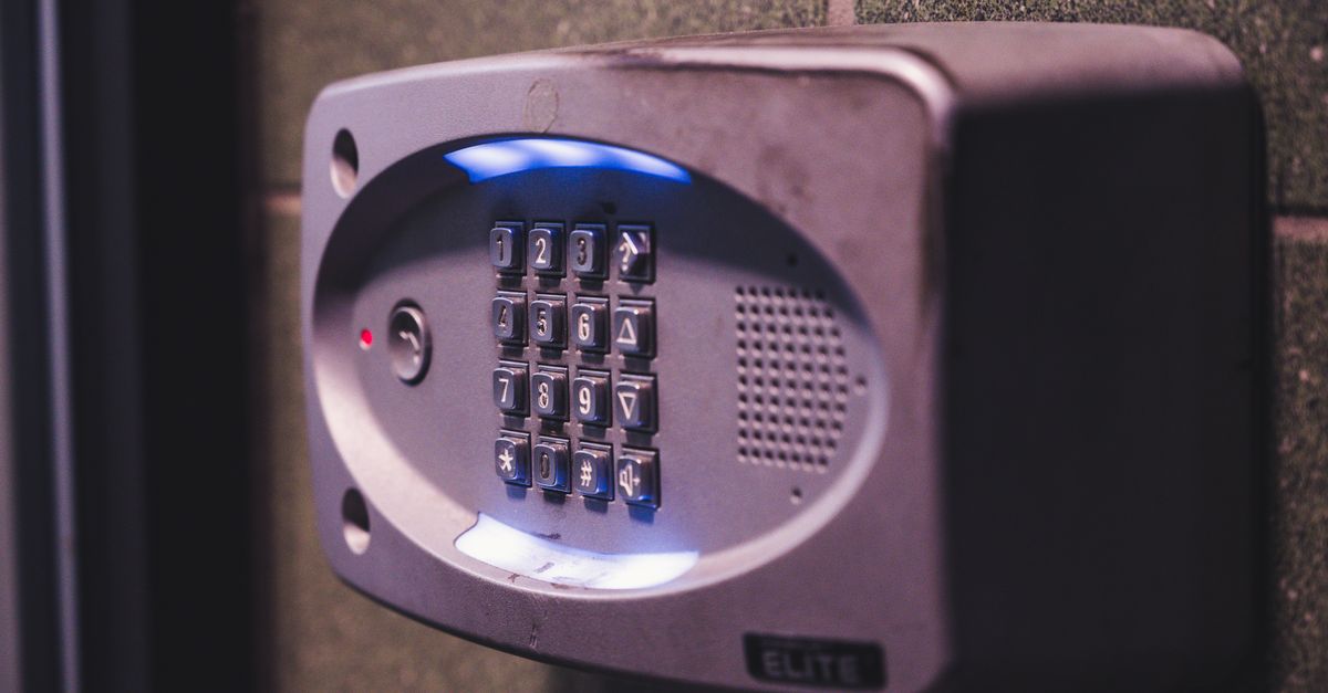 Managing Credentials Over Time: Additions, Deletions, and Emergency Locksmith Response — Clinton County Locksmith